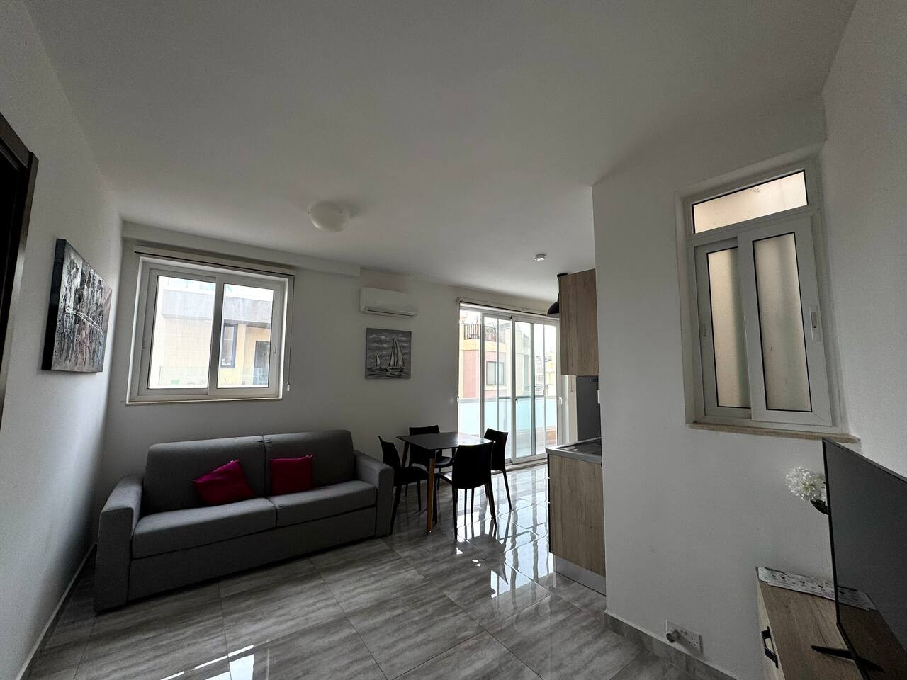 Kalkara interior